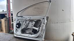 PORTA DIANTEIRA DIREITA C4 HATCH / PALLAS 2008 2009 A 2013