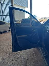 Porta Dianteira Esquerda Chevrolet Tracker 2020 a 2025