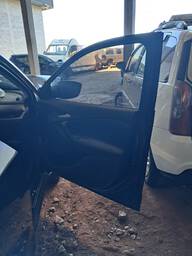 Porta Dianteira Direita Chevrolet Tracker 2020 a 2025 1