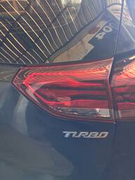 Lanterna Traseira Direita Tracker 2020 a 2025 (mala) S/ Led