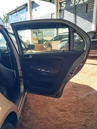 Porta Traseira Direita Volkswagen Voyage 2008 A 2013