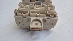 CAIXA FUSÍVEL MITSUBISHI L200 2010