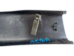 MOLDURA ACABAMENTO COLUNA CENTRAL ESQUERD GM ASTRA 1999/2011