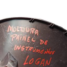 MOLDURA PAINEL DE INSTRUMENTOS RENAULT LOGAN 2008/12 