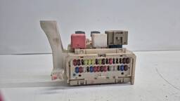 CAIXA FUSÍVEL TOYOTA COROLLA 1.8 2.0 2009 A 2015