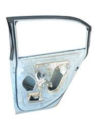 PORTA TRASEIRA DIREITA ONIX HATCH 2020 2021 2022/(AVARIA)