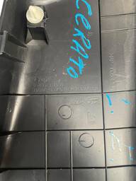 ACABAMENTO COLUNA CENTRAL L/ESQUE KIA CERATO 