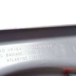 MOLDURA TRAS. DIR. RENAULT MEGANE 2001