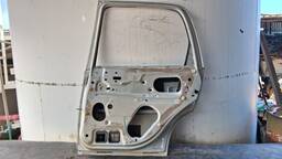 PORTA TRASEIRA DIREITA CORSA / CLASSIC 1996 2000 A 2016