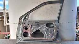 PORTA DIANTEIRA DIREITA VECTRA 1997 1998 A 2005