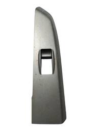 MOLDURA ACAB. BOTAO VIDRO TRAS. ESQUERDO HILUX 2005 A 2015