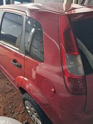 Recorte Lateral Traseiro Esquerdo Ford Fiesta 2004 C/Detalhe