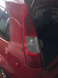 Lanterna Traseira Esquerda Fiesta Hatch 2003 a 2007