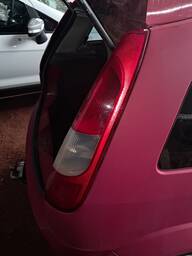 Lanterna Traseira Direita Fiesta Hatch 2003 a 2007