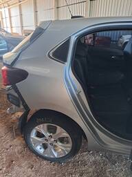 Recorte Lateral Traseiro Direito Chevrolet Onix Hatch 2021