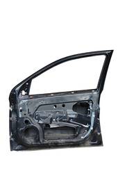 PORTA DIANTEIRA DIREITA LIVINA 2010 2011 A 2014