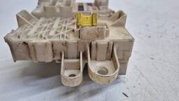 CAIXA FUSÍVEL TOYOTA HILUX 2015