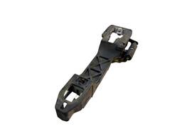 SUPORTE MAÇANETA DIANTEIRA DIREITA HILUX 2005 A 2011