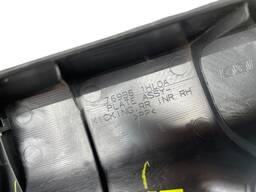 SOLEIRA TRASEIRA DIREITA NISSAN MARCH 769B6 1HL0A ORIGINAL