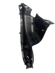 ACABAMENTO COLUNA TRASEIRA DIR NISSAN MARCH 2012/2020