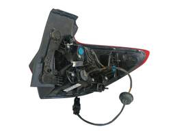 LANTERNA TRASEIRA ESQUERDA TRACKER 2020 A 2025 (CANTO) C/LED