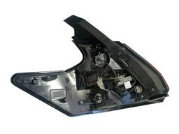 LANTERNA TRASEIRA DIREITA KICKS 2022 2023 A 2024 (CANTO)