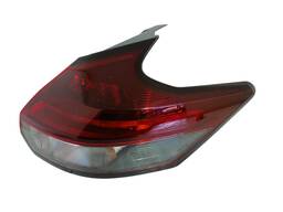 LANTERNA TRASEIRA DIREITA KICKS 2022 2023 A 2024 (CANTO)