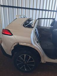 Recorte Lateral Traseiro Direito Corolla Cross 2022 a 2025