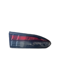 Lanterna Traseira Esquerda Corolla Cross 2022 a 2025 (mala) 