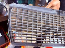 GRADE DIANTEIRO MERCEDES BENZ E320 96(AMASSADO LD DIREITO)