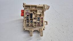 CAIXA FUSÍVEL TOYOTA COROLLA 1.6 1997 A 2001 COM DETALHE