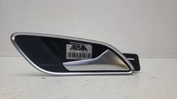 MAÇANETA INTERNA DIANTEIRA DIREITA AUDI Q3 2013 A 2016