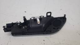MAÇANETA INTERNA TRASEIRA DIREITA AUDI Q3 2013 A 2016