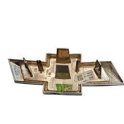 EMBLEMA GRAVATA GRADE DIANTEIRA ONIX PRISMA 2013 2016 PRATEA