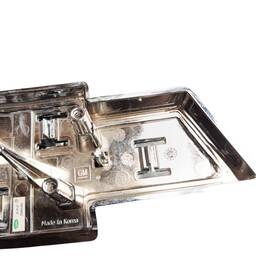 EMBLEMA E SUPORTE GRADE DIANTEIRA PARACHOQUE S10 2021 2024 