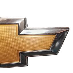 EMBLEMA E SUPORTE GRADE DIANTEIRA PARACHOQUE S10 2021 2024 