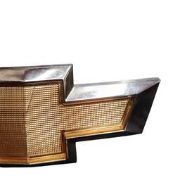 EMBLEMA GRAVATA GRADE DIANTEIRA ONIX PRISMA 2013 2016