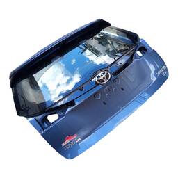 TAMPA TRASEIRA TOYOTA YARIS HATCH 2019 2020 A 2025