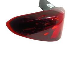 LANTERNA ESQUERDA ONIX HATCH 2020 A 2025 C/ LED (DETALHE)