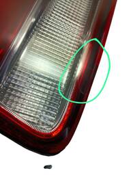 LANTERNA DIREITA ONIX HATCH 2020 A 2025 C/ LED (DETALHE)