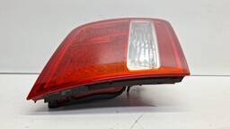 LANTERNA ESQUERDA AUDI A8 2002 A 2007 (MALA)