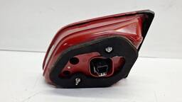 LANTERNA TRASEIRA ESQUERDA PASSAT B7 VARIANT 2011/2015 MALA