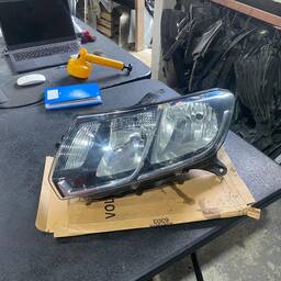 Farol Esquerdo Sandero 15/20 Logan 2014 a 2020 Friso Cromado