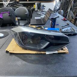 Farol Direito Polo Track 2023 2024 2025/..