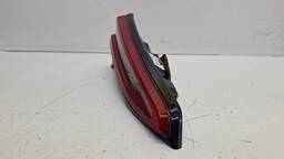 LANTERNA TRASEIRA ESQUERDA HILUX SW4 2021/ (MALA)