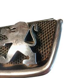 EMBLEMA GRADE DIANTEIRO PEUGEOT 206 1999 A 2008