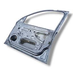 PORTA DIANTEIRA DIREITA CORSA 2003 A 2012 MONTANA 2004/2010