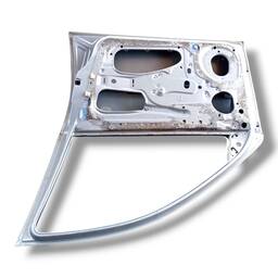 PORTA DIANTEIRA DIREITA CORSA / CLASSIC 1996 1997 A 2016
