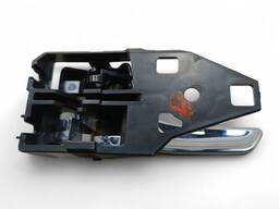 MAÇANETA INT. DIANT/TRAS DIR PRIUS RAV4 CAMRY HILUX/SW4 16/