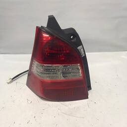 Lanterna Traseira Esquerda Nissan Grand Livina 1.8s 2013